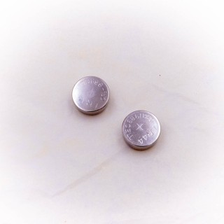 Piles LR44 - lot de 2 - lot de 10 | FourmiCurieuse